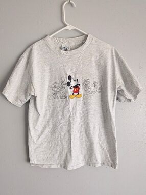 Vintage Mickey & Co. by Genus Embroidered graphic tshirt